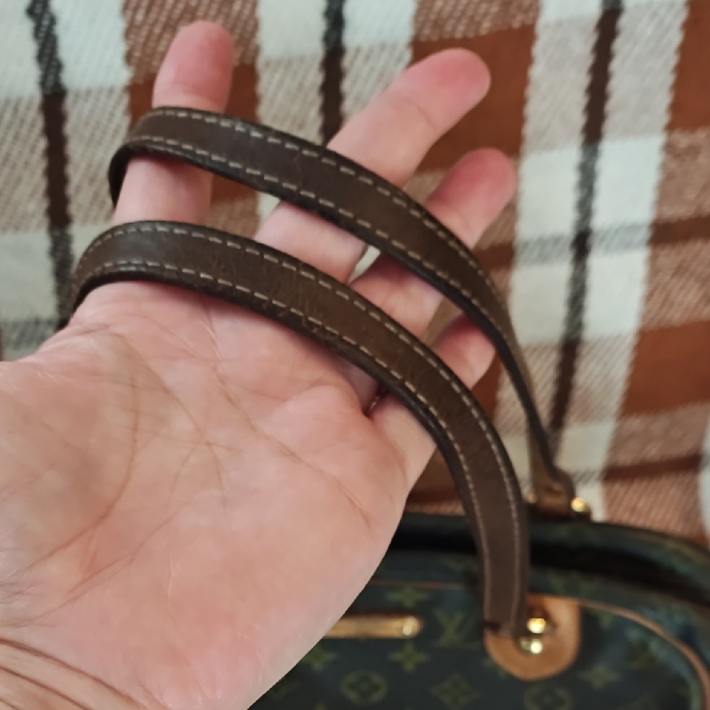 Louis Vuitton  Montorgueil PM Shoulder Bag - Picture 6 of 16